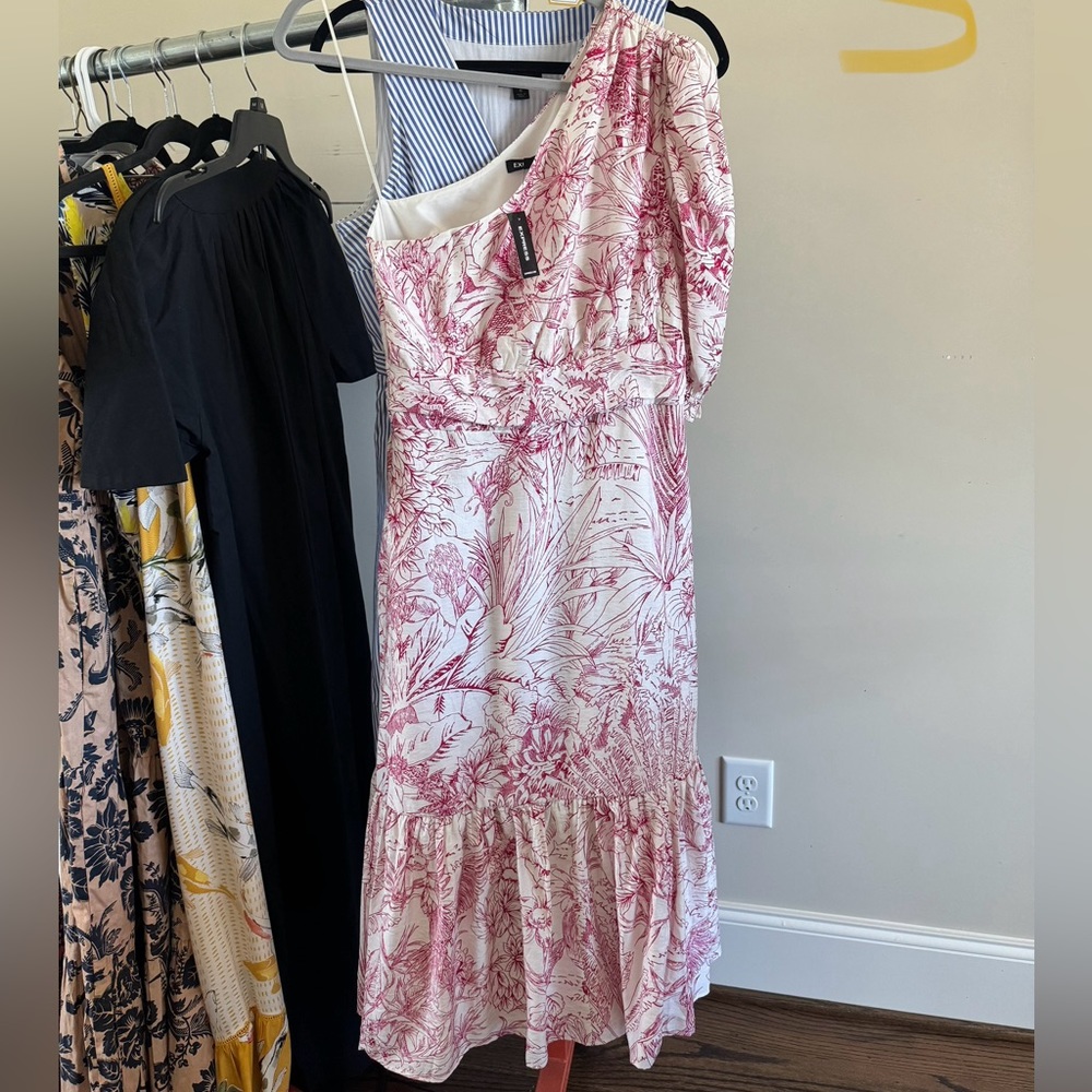 Brand: express size: small